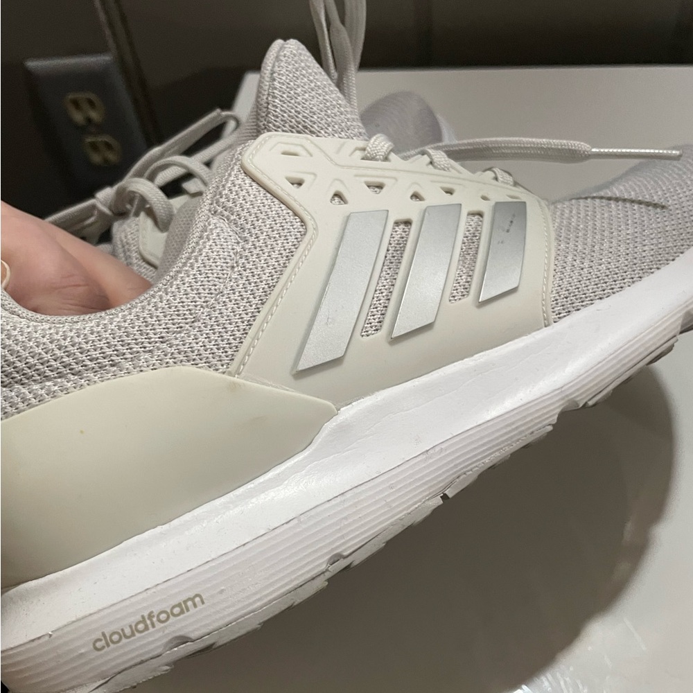 Adidas - Picture 2 of 6